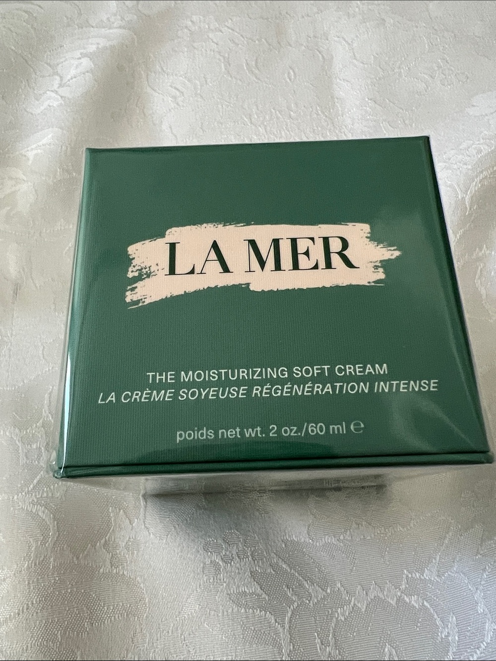 La Mer Moisturizing Soft Cream in Dark Green Box